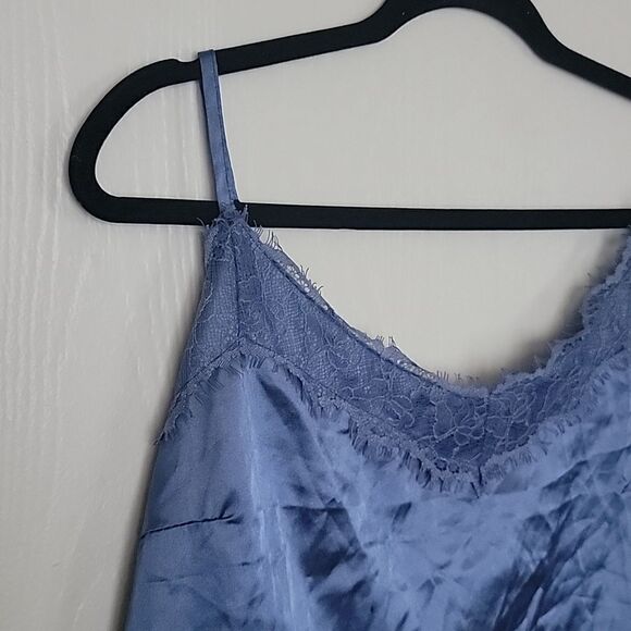 Dusty blue lace satin camisole - Picture 2 of 4